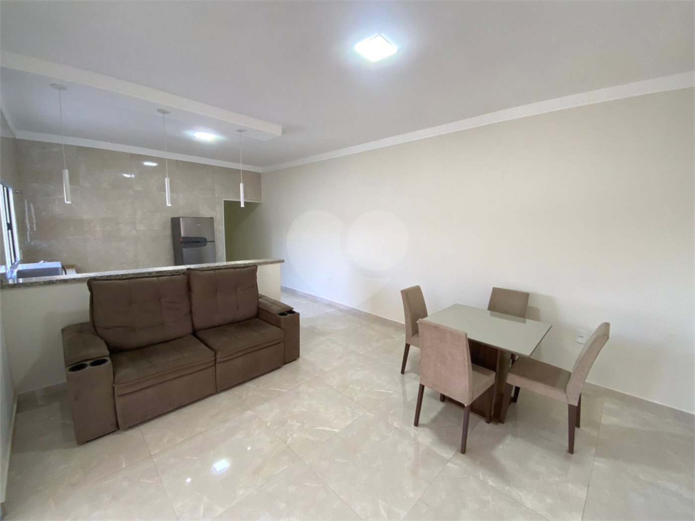 Casa térrea com piscina para venda no Residencial Arcoville