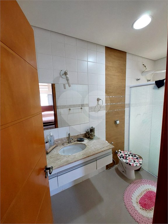 Casa residencial com ponto comercial a venda no Centro