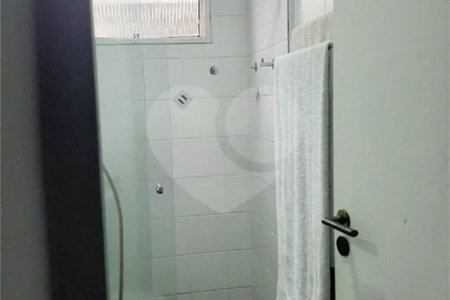 Apartamento com 2 quartos e 1 banheiro