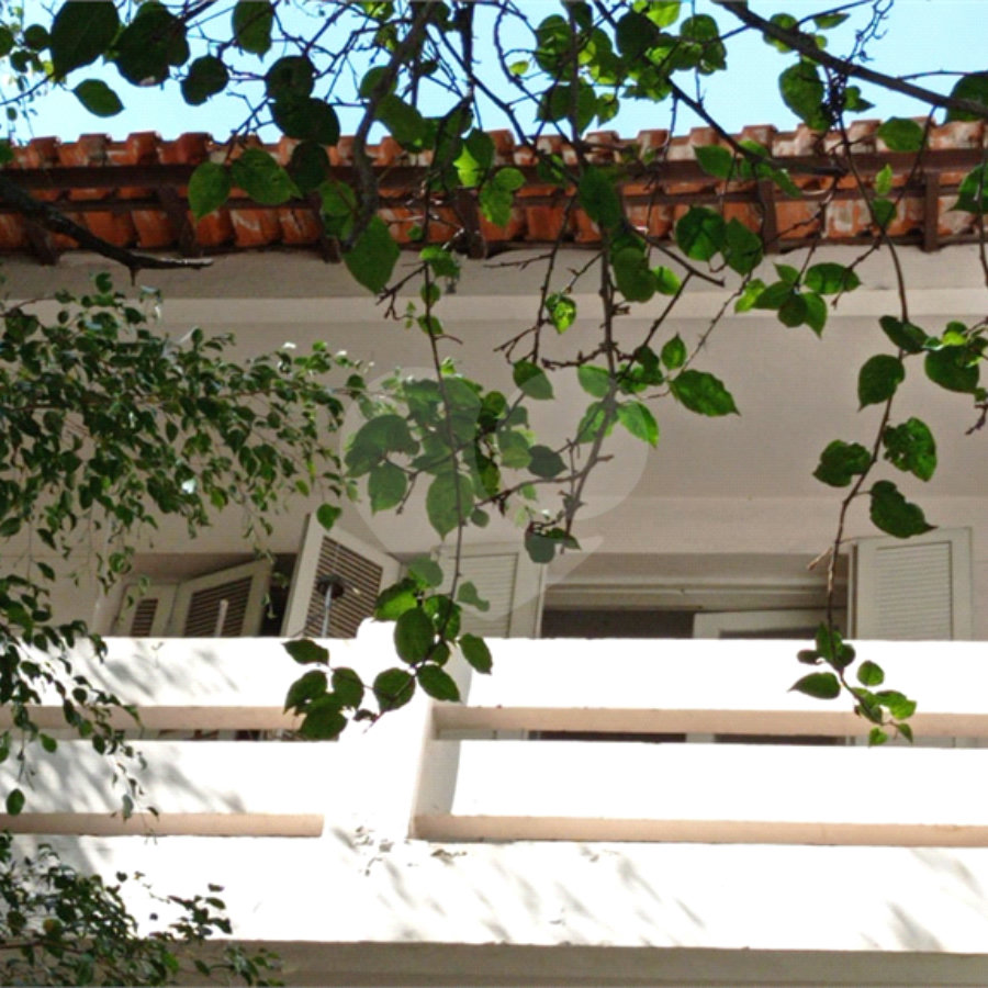 APARTAMENTO DE 3 QUARTOS À VENDA NO PARAÍSO