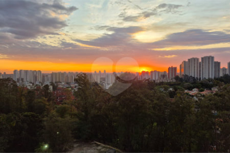 Apartamento à venda com 3 quartos, sendo 1 suíte,  em Jardim Marajoara, São Paulo, SP