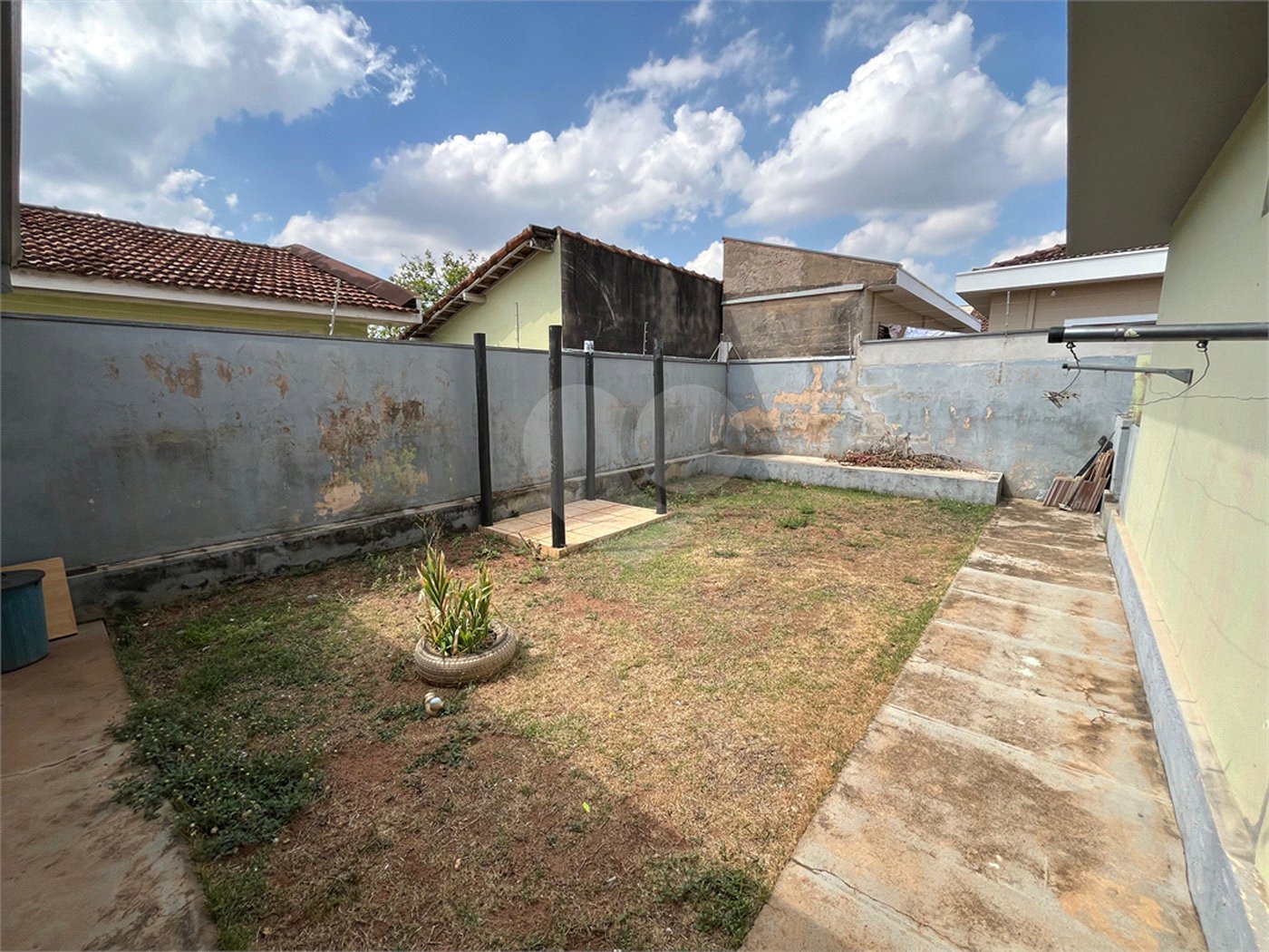 Casa a venda com 2 dormitórios na Vila São José