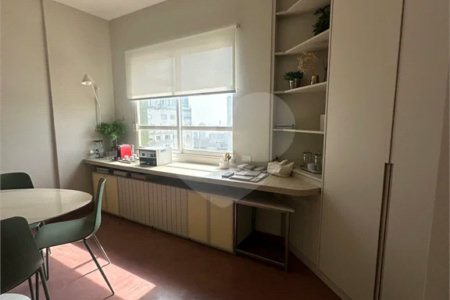 Sala comercial para venda ou locação na Avenida Paulista. 68m2