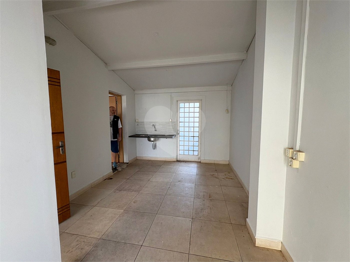 Ótima oportunidade para moradia ou investimento comercial!