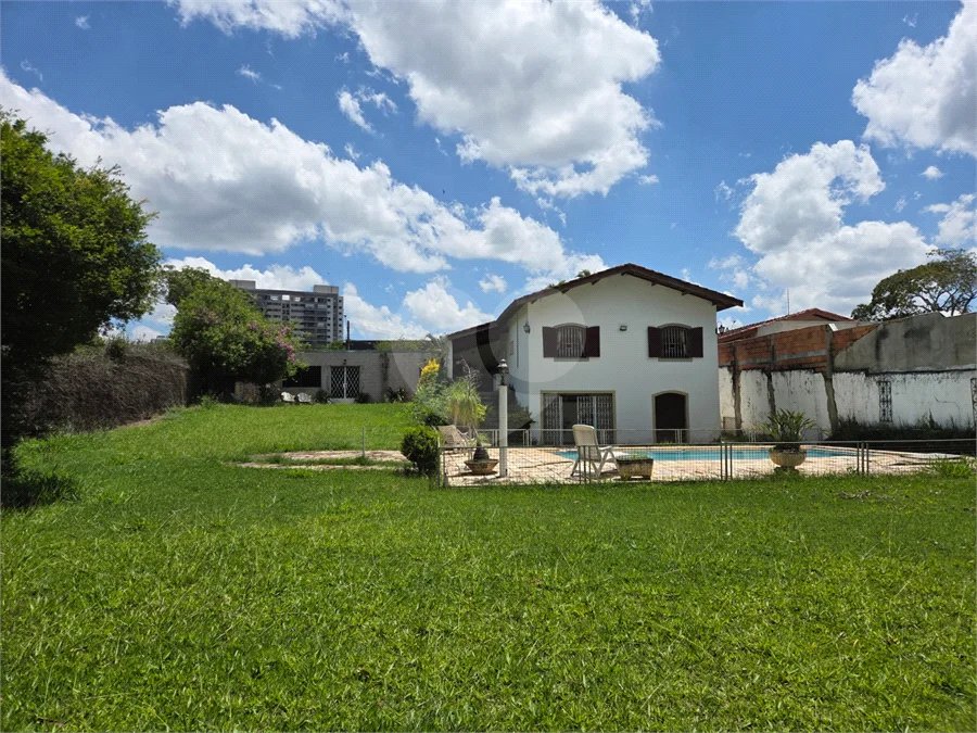 Casa Térrea com 3 quartos sendo 1 suíte. 1.400m² A/T. Jardim Floresta, Atibaia, SP