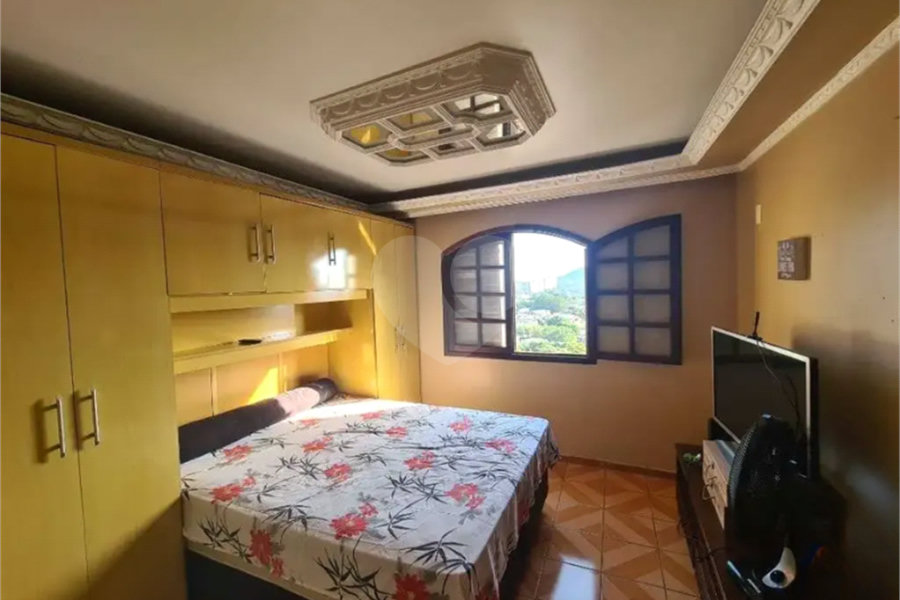 Sobrado com 4 Quartos e 4 banheiros à Venda -337 m² por R$ 850.,000 -- Jardim Vivan,-Jaraguá, São Paulo - SP