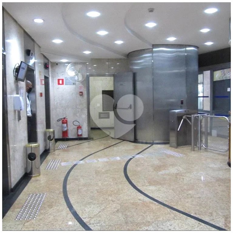 Sala comercial com 43 m² de área útil para locação no Paraíso