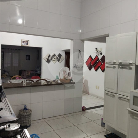 Sobrado à venda com 290m² na região central de Bom Jesus dos Perdões – SP