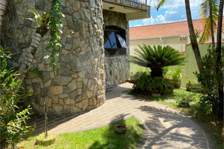 CASA À VENDA COM 3 SUITES CHACARA NAZARETH CENTRO PIRACICABA