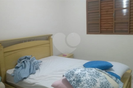 Casa térrea para venda ou locação no Santa Felícia.