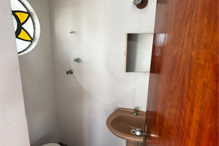 Casa com 70m², 3 dormitórios, sendo 1 suíte, 4 vagas, à venda no bairro do Ipiranga.