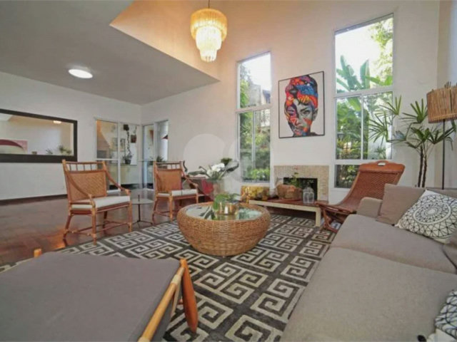 Casa à venda ou para alugar com 5 quartos, sendo 3 suítes,  no condomínio Villa Florida, São Paulo - SP