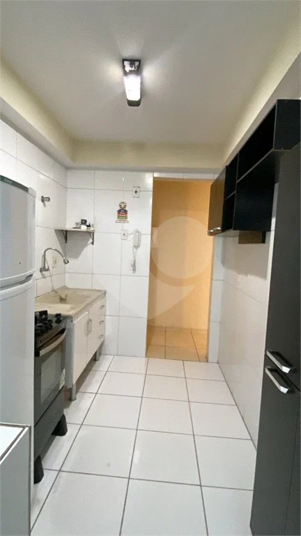 Apartamento com 50m², 2 dormitórios, 2 vagas, disponível para venda e locação, no bairro Água Chata, em Guarulhos.