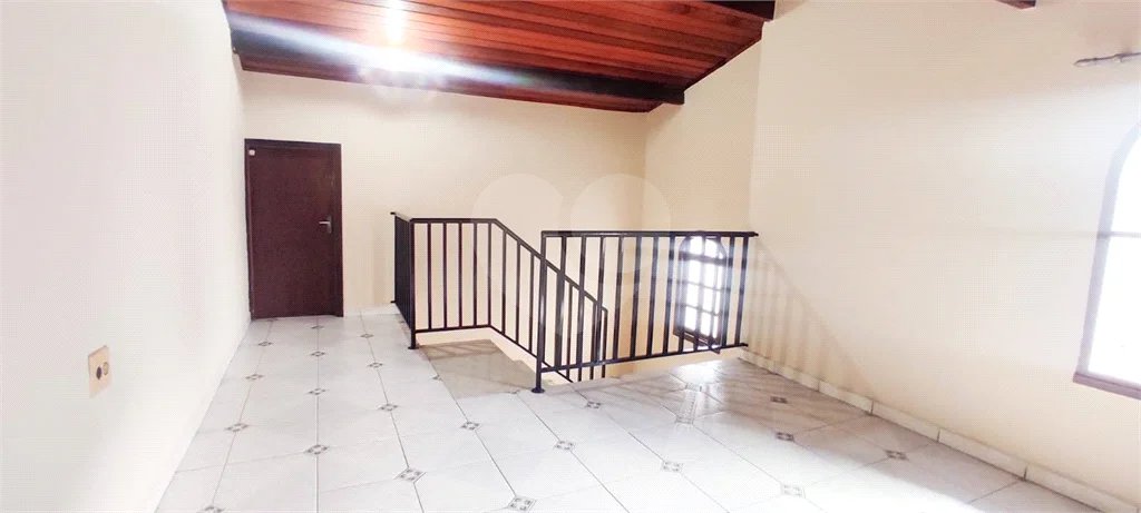 Casa com 180m², 3 dormitórios, 1 vaga, à venda na Vila Scarpelli em Santo André.