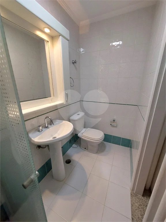 Sobrado á venda com 102m²- Vila Bertioga.
