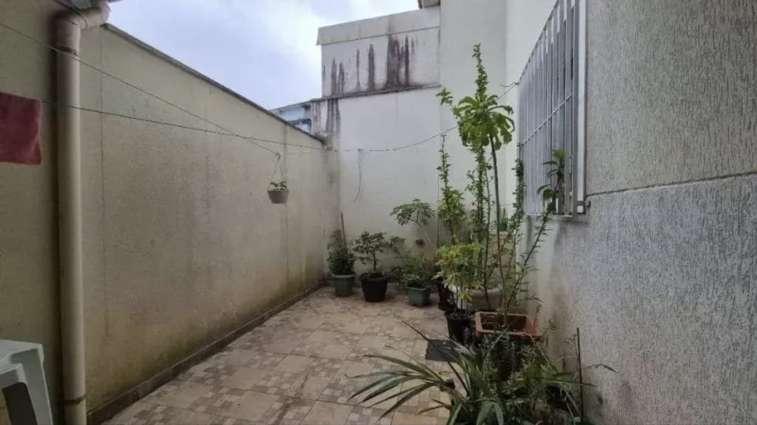 Casa à venda com 2 suítes em Jardim Monte Alegre, São Paulo, SP