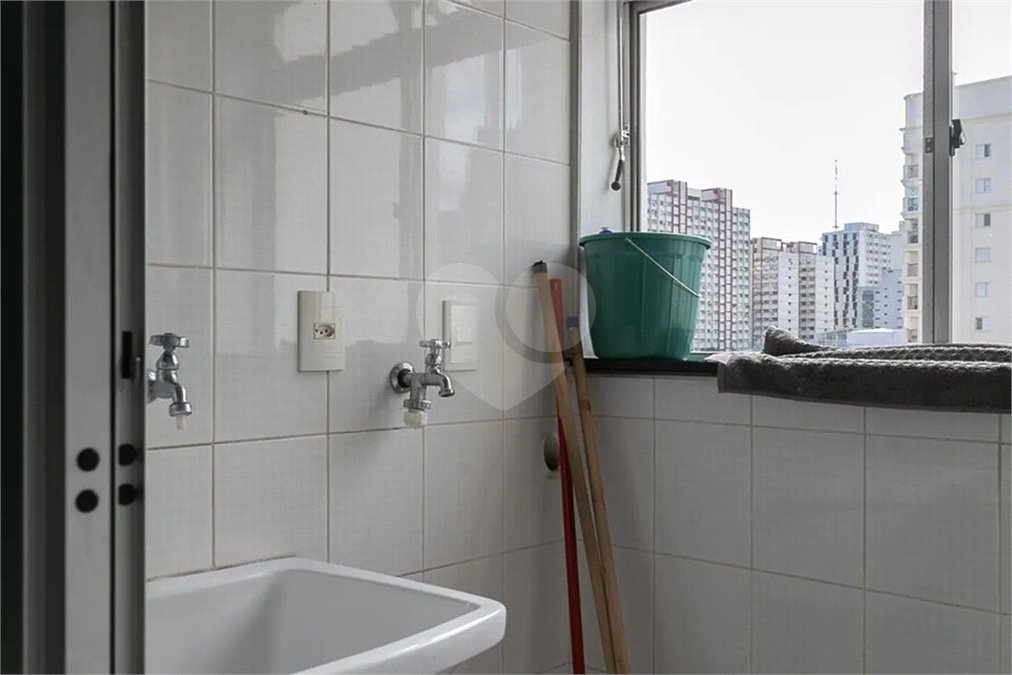 Imóvel de m² com sala de estar 2 quartos, sendo suíte, piscina e academia 1 vaga de garagem Vila Mariana.
