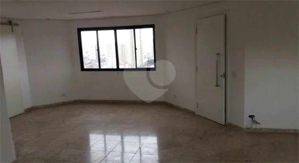 Cobertura duplex à venda na Mooca de 277m² com 3 dormitórios, 1 suíte e 3 vagas.
