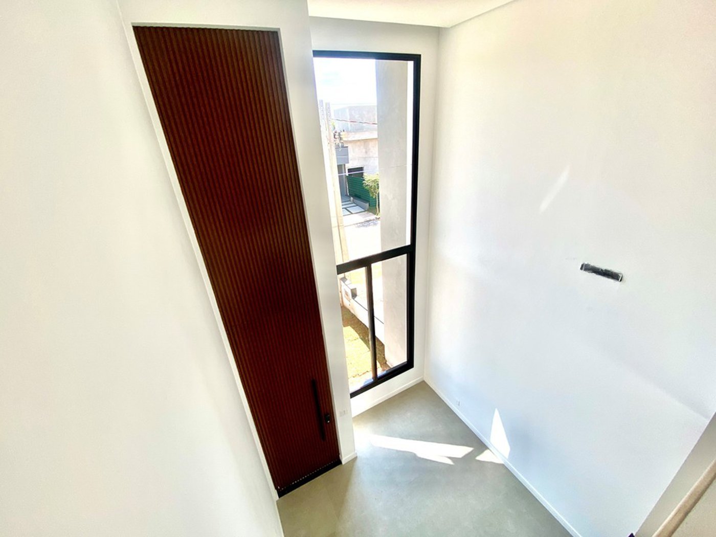 Casa à venda com 3 quartos, sendo 3 suítes, no condomínio Vila Giardino, Jundiaí - SP