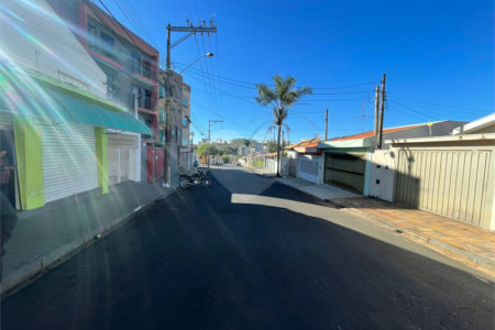 Casa térrea disponível para venda no Jardim Bandeirantes