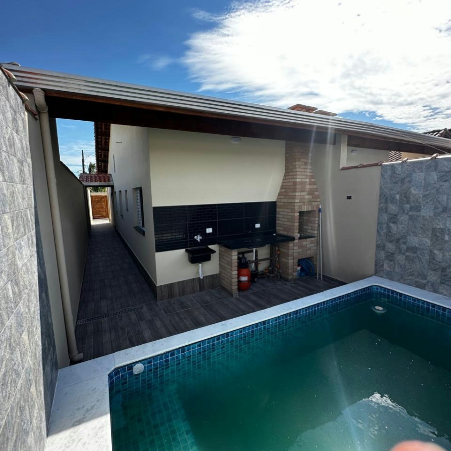 Casa à venda com 2 quartos, sendo 1 suíte, Itanhaém - SP