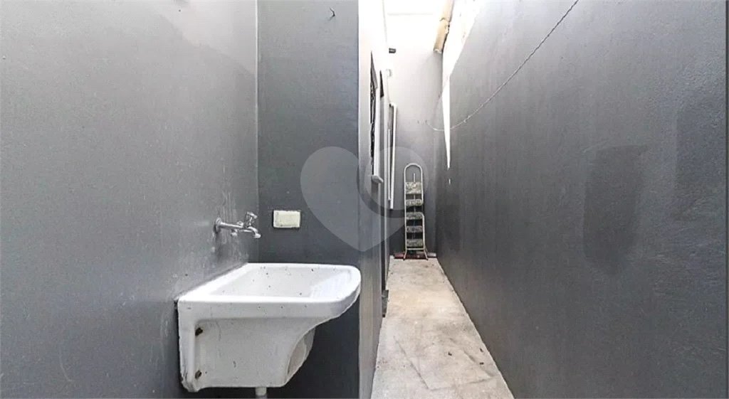 Sobrado à venda no Belenzinho de 208 m² com 6 dormitórios, 4 banheiros e 2 vagas