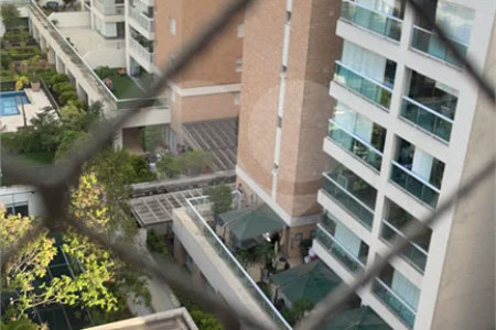 Apartamento na Mooca com 204 m² com vista maravilhosa, sendo 3 suítes e 4vagas.