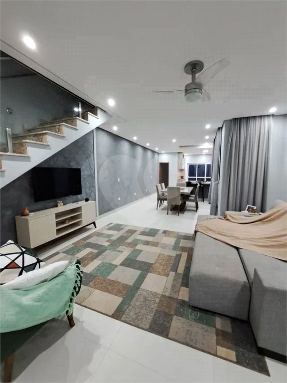 CASA A VENDA 163M², 3 DORMITORIOS,1 SUITE, 2 VAGAS - JARDIM DAS INDUSTRIAS - SÃO JOSÉ DOS CAMPOS/SP.