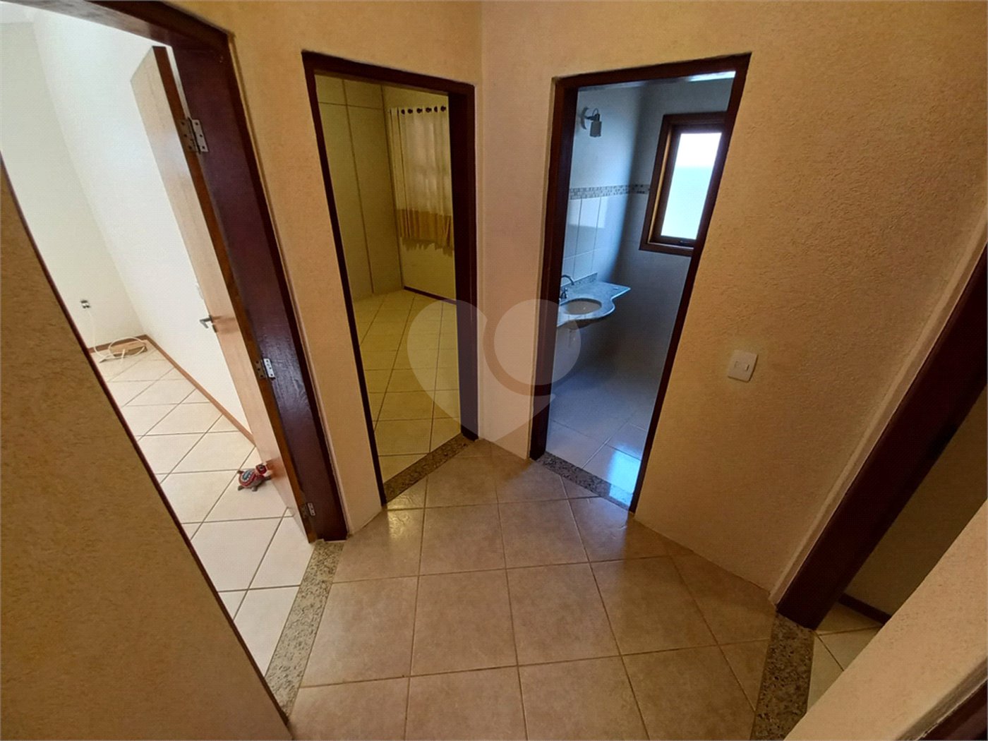 Casa Térrea no Condomínio Damha I,