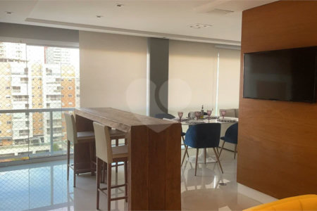 Apartamento na Mooca com 204 m² com vista maravilhosa, sendo 3 suítes e 4vagas.
