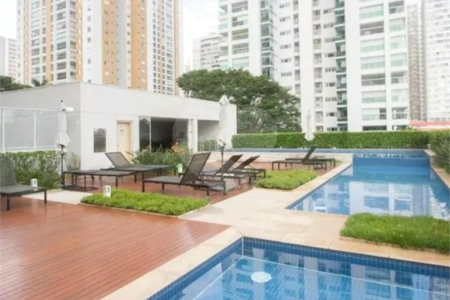 Cobertura amplo com 110m² mobilizada à venda no Campo Belo