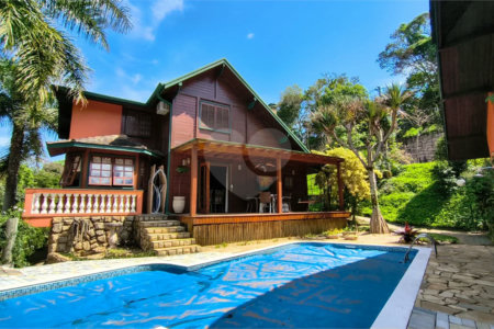 Casa à venda ou para alugar com 7 quartos, sendo 5 suítes, no condomínio Estância Marambaia, Vinhedo - SP