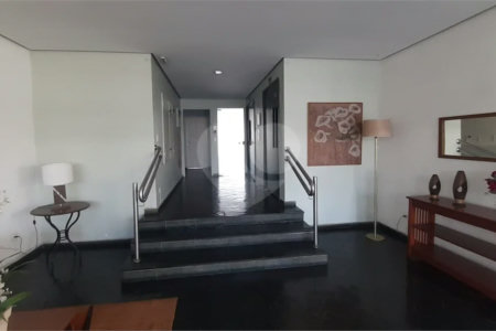 Apartamento de 1 quarto, no térreo, com garagem, para locação no Cambuci