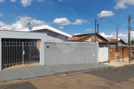 Casa Disponível para Venda ou Locação na Vila Nery – Ideal para Residência ou Comércio
