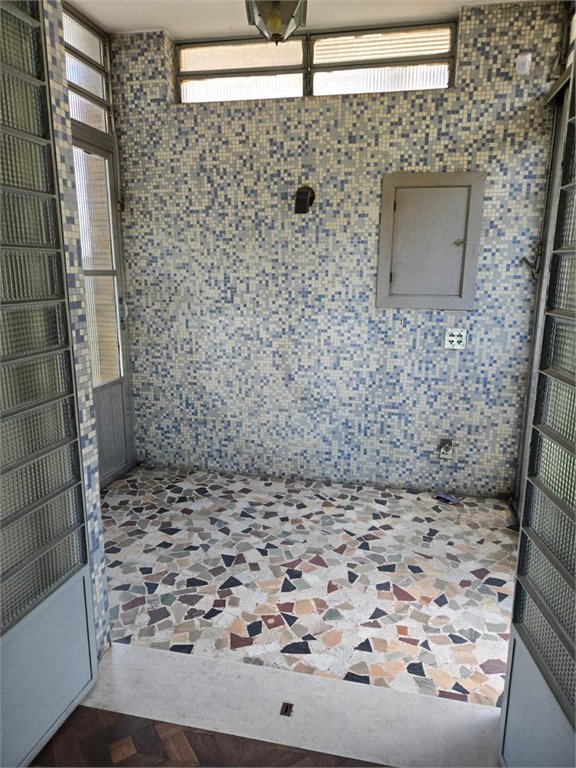 Casa com 244m² , 2 dormitórios , 3 vagas , à venda no Bosque da Saúde.