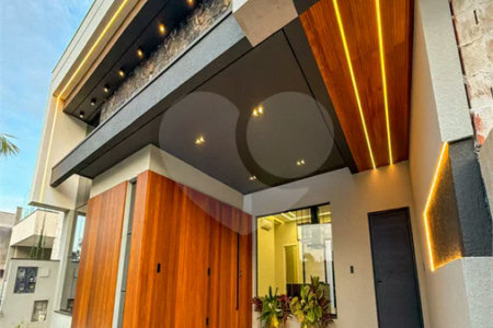 Indaiatuba - Condominio Sapezal - R$ 2.400.000,00 - Área Total 360,00 m² - Área Construída 213,32 m² - TÉRREA - 03 suítes sendo a master com closet; - Escritório; Lavabo; Cozinha com cooktop e planejados; Gourmet com churrasqueira; Ambientes preparados para ar condicionado; Piscina com cascata,
