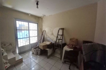 Casa terrea com 6 quartos, 2 vagas na Vila Brasilina