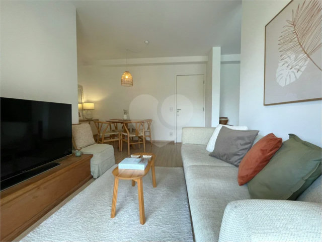 Apartamento à venda com 2 quartos, sendo 1 suíte,  em Jardim Tupanci, Barueri, SP