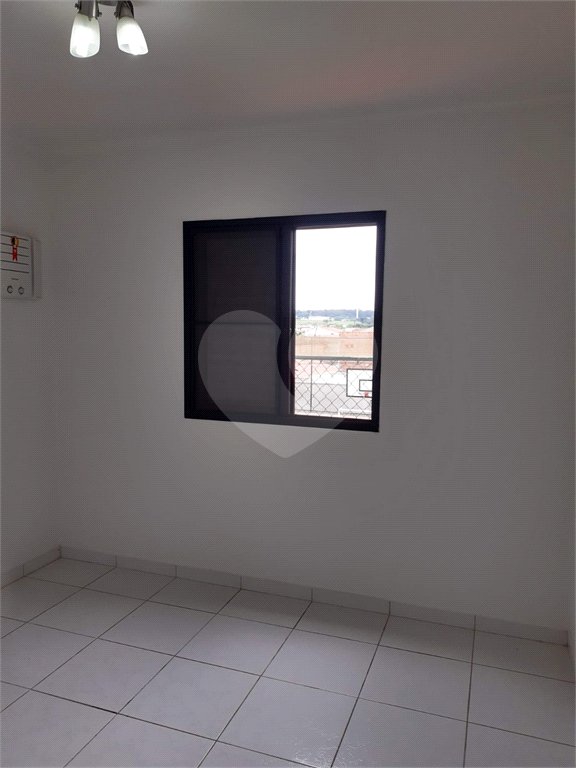 Apartamento no Condomínio Residencial Hadad.