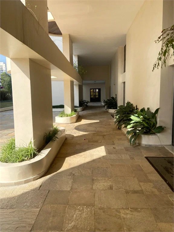 Apartamento à venda com 4 quartos, sendo 3 suítes,  em Vila Andrade, São Paulo, SP