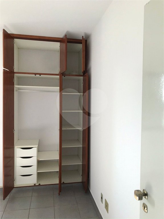 Apartamento no Edifício Rossette.