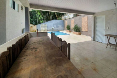 Casa de Alto Padrão à Venda e Locação - Condomínio Vila Verde