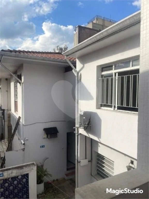 Casa comercial com 300m², 5 quartos, 2 vagas, para locação no Campo Belo!