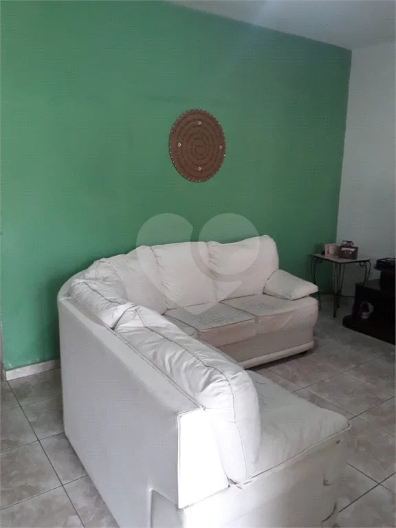 Casa térrea com amplo terreno