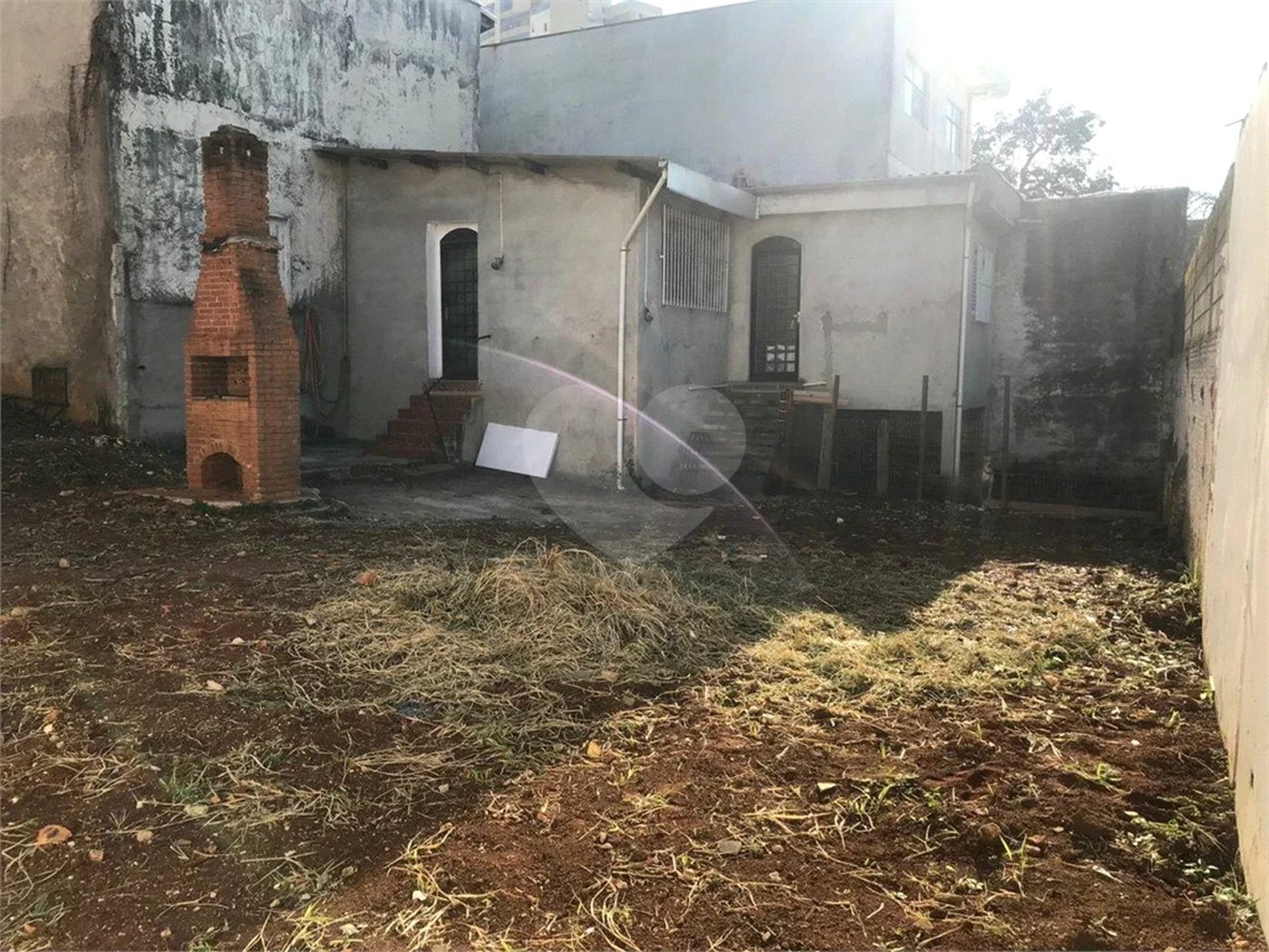 Excelente terreno em ótima localização. Venha fazer uma visita = 600M²
