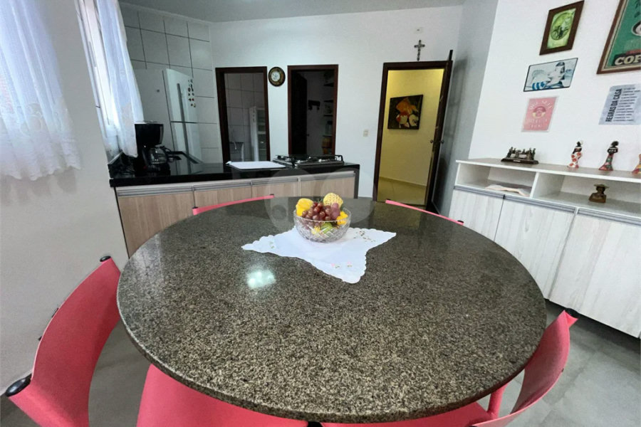 Casa à venda com 6 quartos, sendo 3 suítes, em Morada da Praia, Bertioga, SP