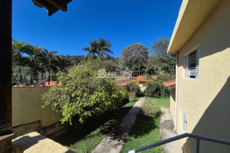 Casa à venda com 3 quartos, sendo 1 suíte, em Ribeirão dos Porcos, Atibaia - SP