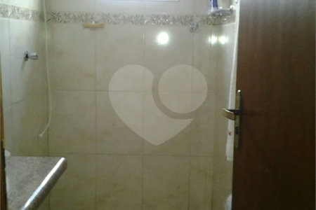 Casa com 260m² , 3 pavimentos , 6 dormitórios , 1 suíte , 3 vagas , a venda no Itaim Paulista.