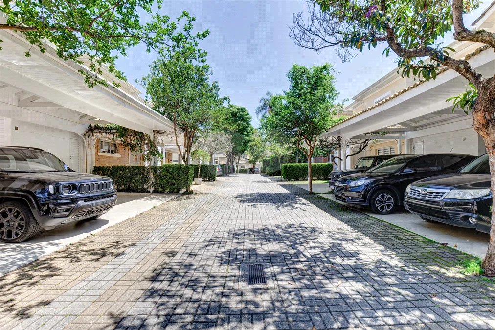 Casa à venda com 3 suítes no condomínio Villa Splendore, São Paulo - SP