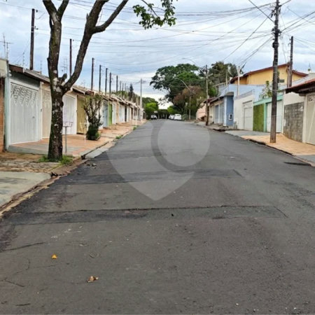 Casa Nova (Apenas 2 Anos) com Suíte: Conforto, Segurança e Localização Privilegiada!